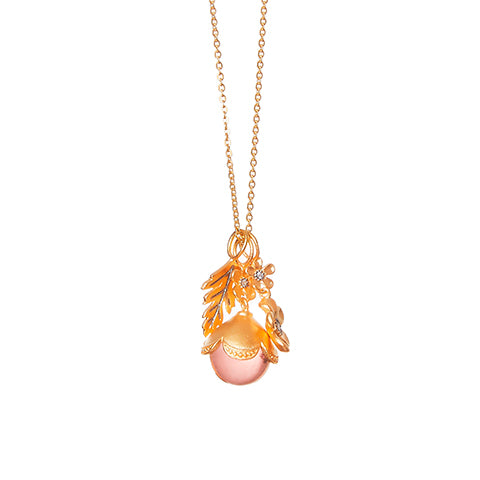 Collares, joyas que modifican un atuendo.