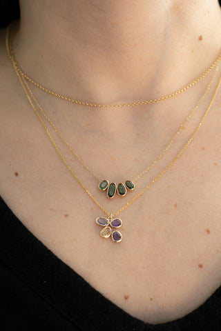 Collar ovalos de tsavorita (1.26 ct)