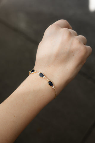 Pulsera cadena de zafiros (2.33 ct) y diamante  (.26 ct)